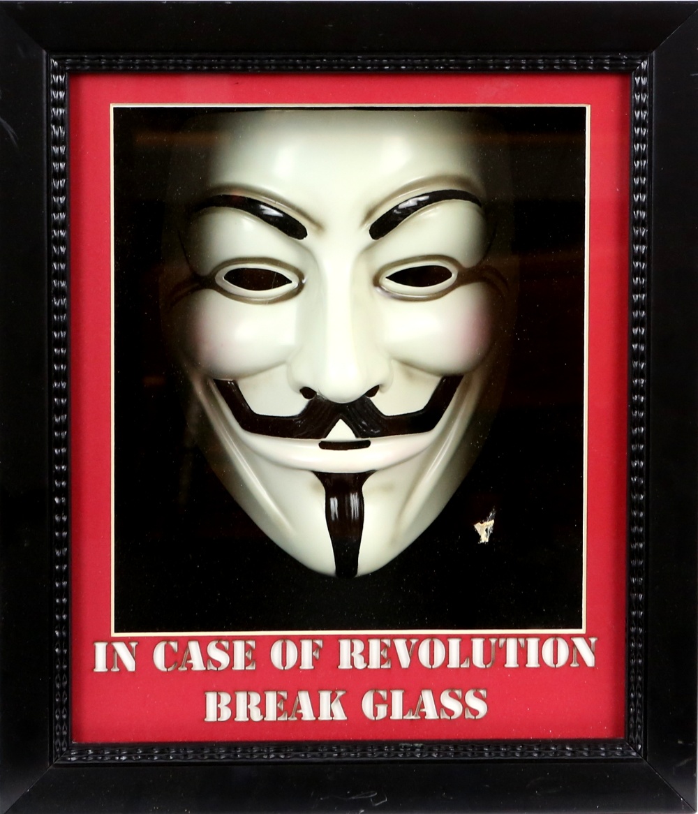 V For Vendetta - Mask framed in case, 30 x 36 cm.
