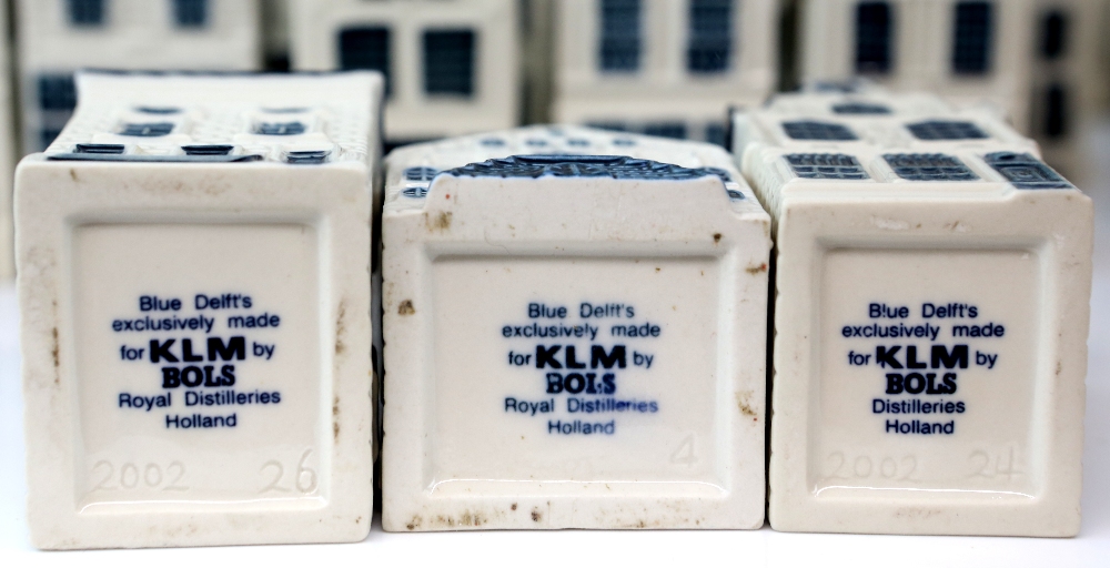 Large collection of 93 KLM blue delft house shaped bottles by Bols Condition: all have wax seals - Image 6 of 6