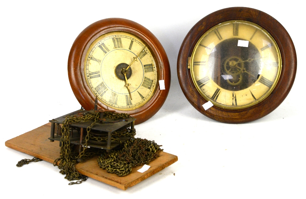 Two wall clocks, together with a wall clock movement, two Comtoise clocks and a round clock dial - Image 3 of 4