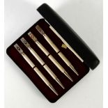 Cased set of silver bridge pencils Generally in good condition.