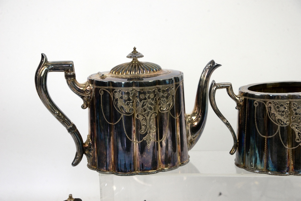 Selection of silver-plated items including tea services, shell shaped cruet, etc - Image 47 of 48