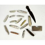 Selection of silver, mother-of-pearl and gold pen knives, including a 9ct gold pen knife with