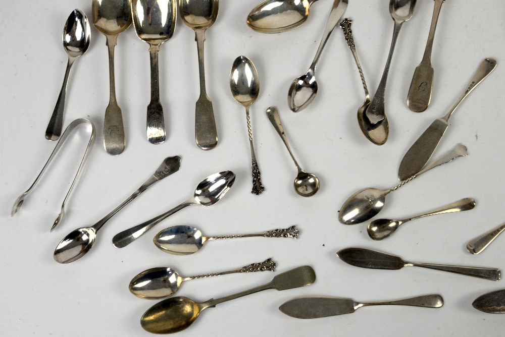 Large group of silver teaspoons and other items, including butter knives, caddy spoons, sugar - Image 3 of 10