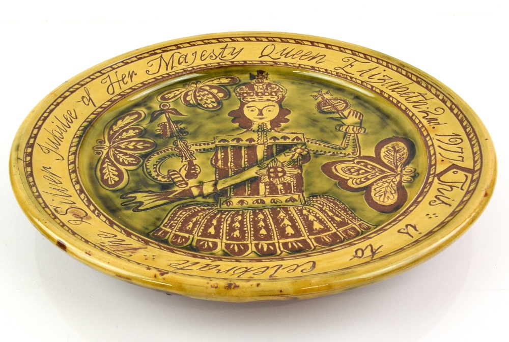 Mary Wondrausch slip decorated pottery charger, 'This is to celebrate The Silver Jubilee of Her - Image 3 of 6