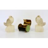 Art Deco alabaster bird bookends, with bead eyes, inscribed ITALY to base, 12cm, and an Art deco