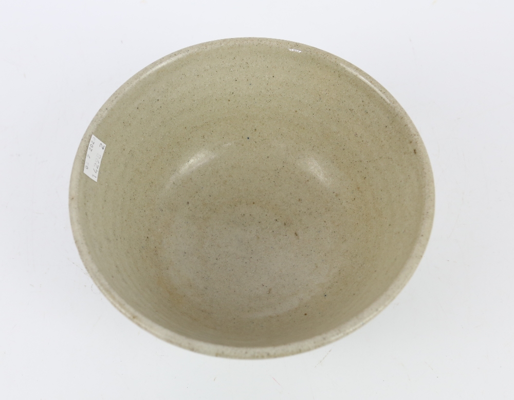 St Ives studio pottery footed bowl, in the manner of Bernard Leach, buff coloured, St Ives impressed - Image 8 of 10