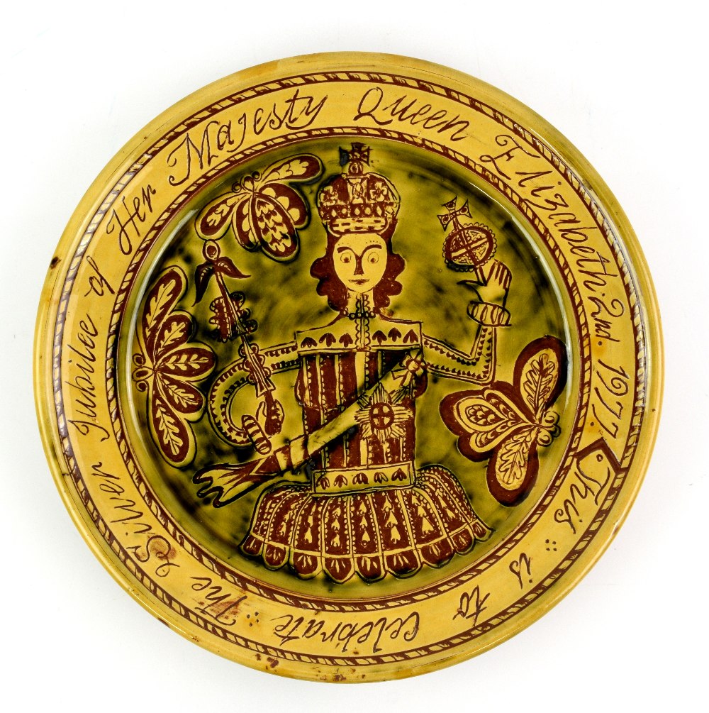 Mary Wondrausch slip decorated pottery charger, 'This is to celebrate The Silver Jubilee of Her - Image 2 of 6