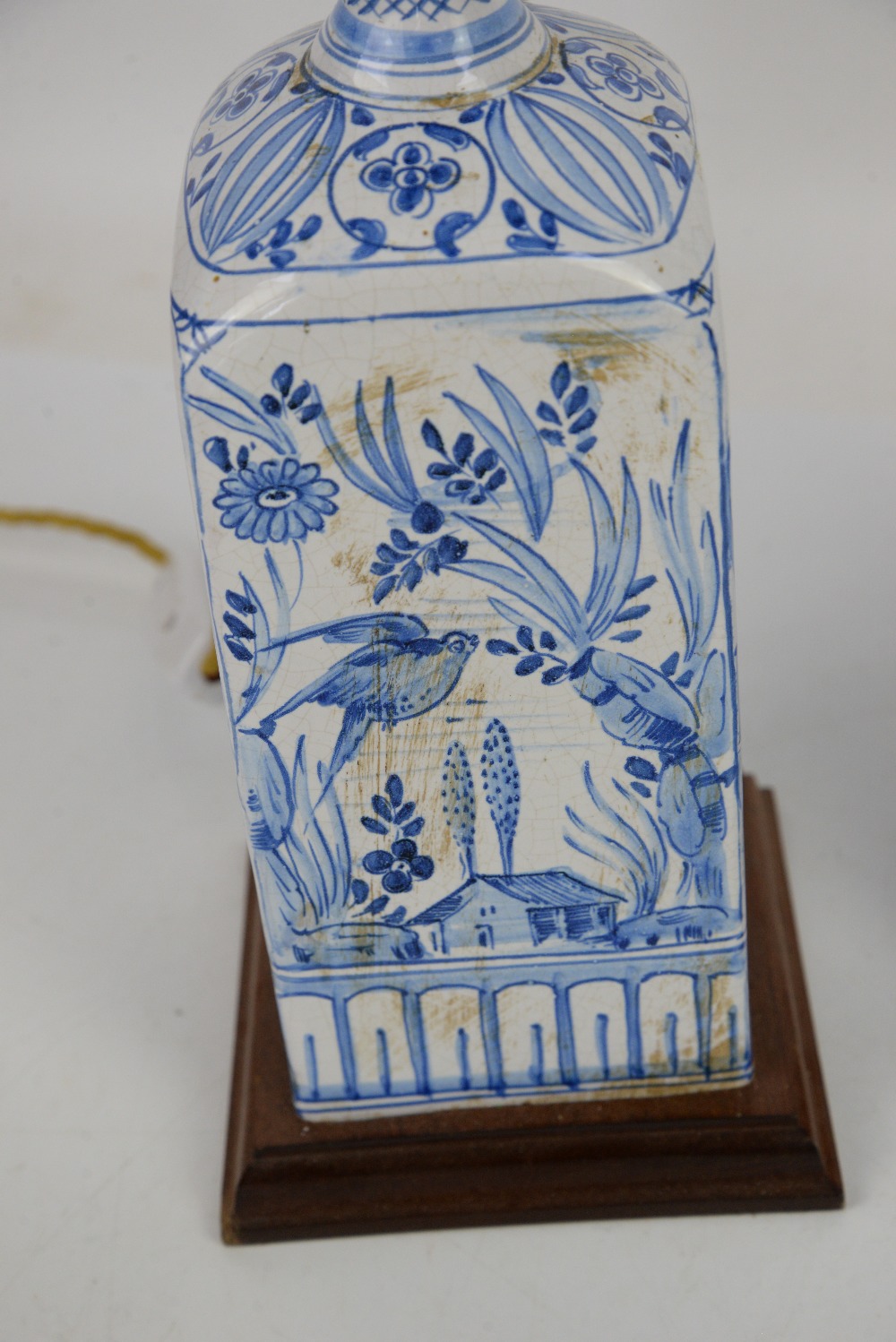 Pair of blue and white ceramic lamps decorated with birds of paradise, with a gilt-metal oil lamp - Image 9 of 11