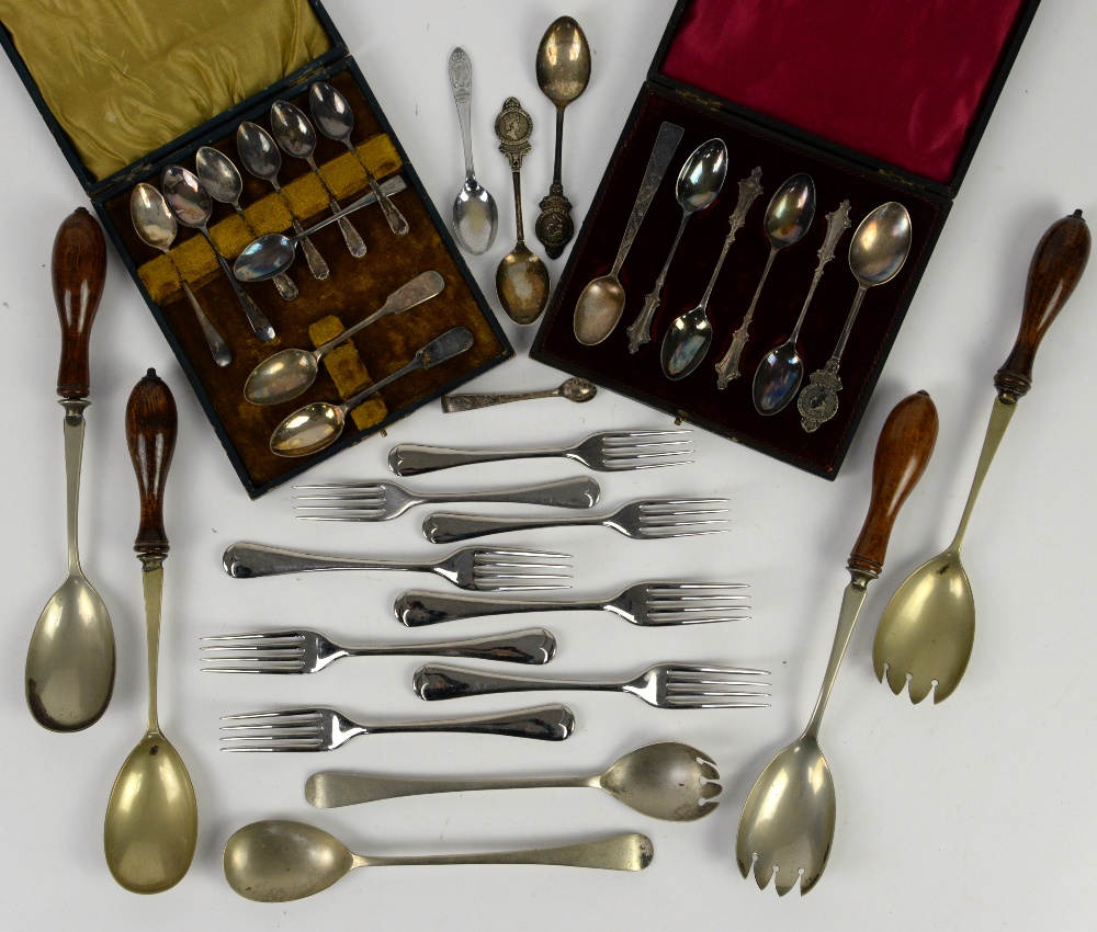 Collection of silver plated items to include a samovar, egg cruet, epergne with two glass vases, tea - Image 16 of 16