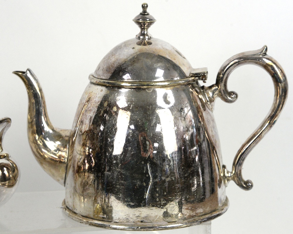 A Georgian silver caddy spoon, a pair of silver miniature candlesticks, a silver cup, white metal - Image 19 of 27