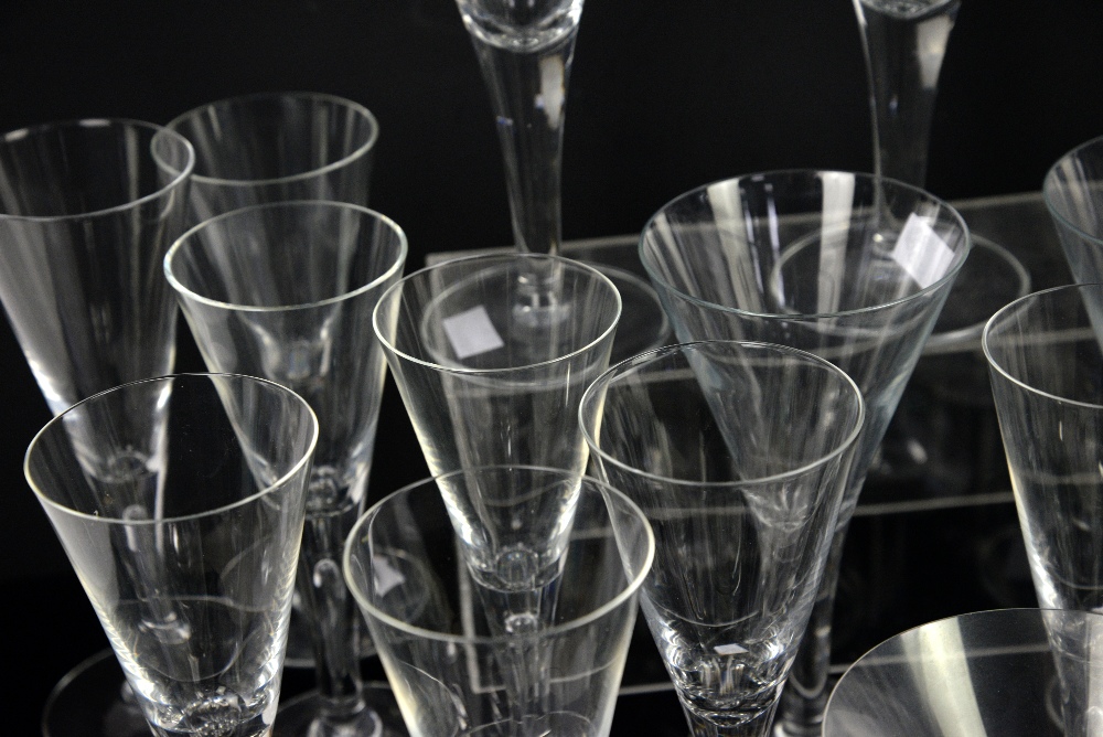 Suite of Dartington glasses Sharon comprising 8 champagne flutes (varying sizes) and three whiskey - Image 7 of 7