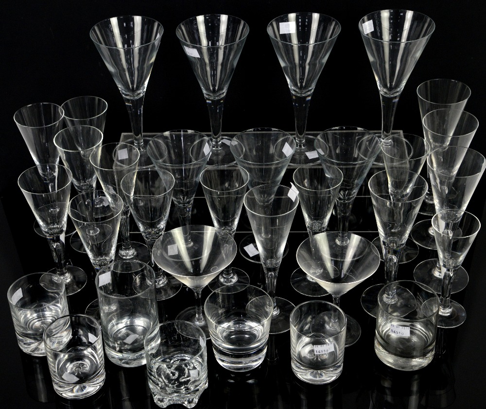 Suite of Dartington glasses Sharon comprising 8 champagne flutes (varying sizes) and three whiskey - Image 2 of 7