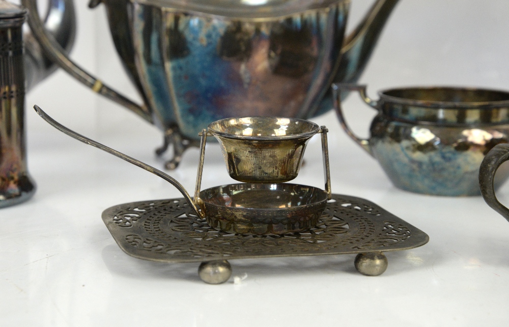 A quantity of silver plate to include various tea and coffee pots, mugs, sugar bowls etc. - Image 24 of 25