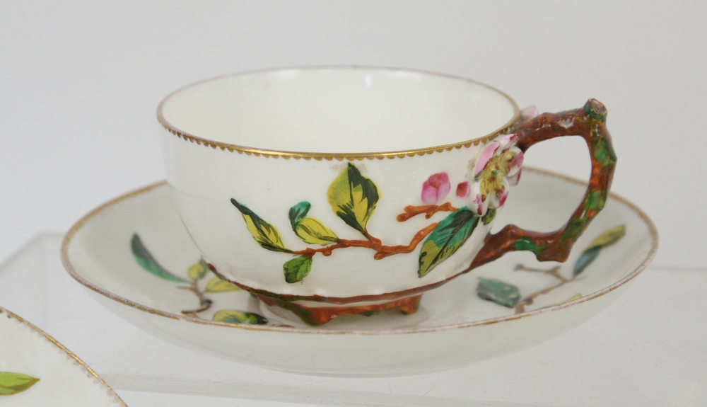 Victorian wild rose tea service, comprising tea pot, two side plates and a cup and saucer, Naples - Image 6 of 9