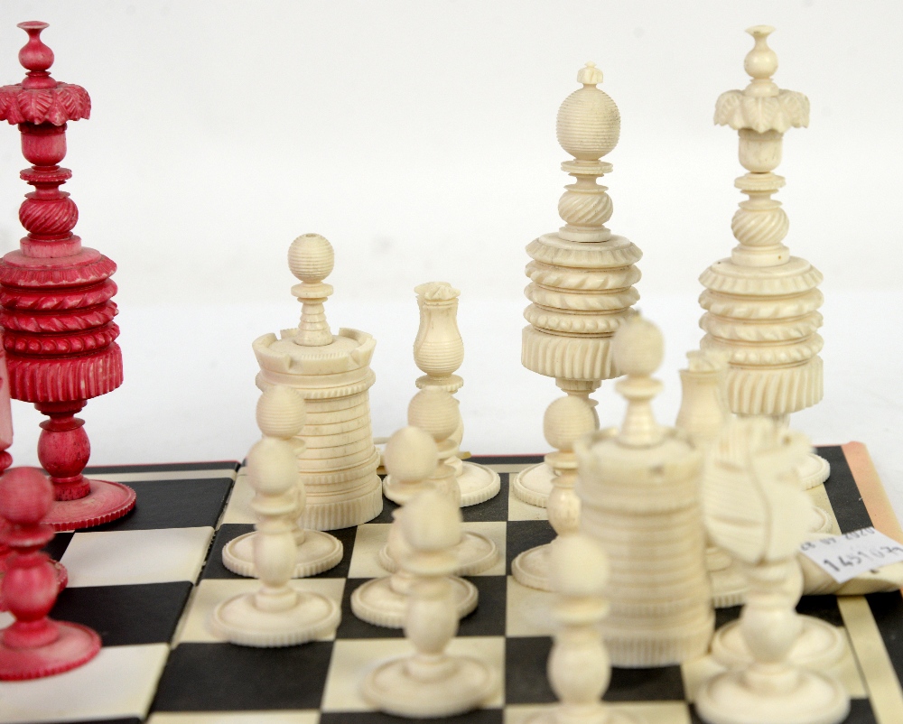 Red and white chess set and a set of weighing scales - Image 3 of 6