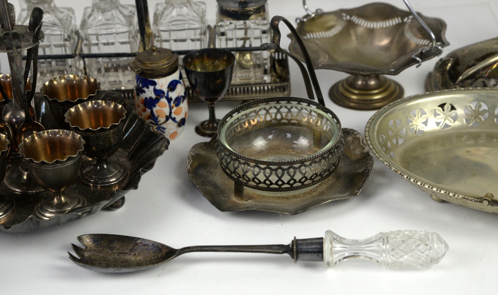 Collection of silver plated items to include a samovar, egg cruet, epergne with two glass vases, tea - Image 13 of 16