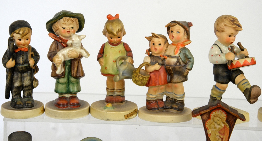 Collection of Goebel Hummel figures of children x 23 - Image 3 of 7