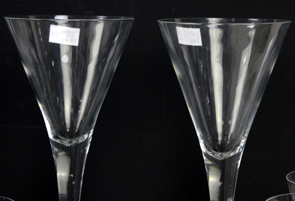 Suite of Dartington glasses Sharon comprising 8 champagne flutes (varying sizes) and three whiskey - Image 3 of 7