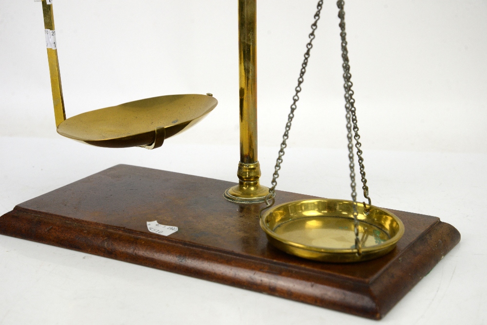 Red and white chess set and a set of weighing scales - Image 6 of 6