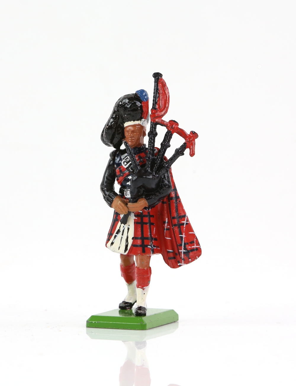 Twenty-one 1980's Britians Highland Regiment bagpipers, (loose), - Image 2 of 7