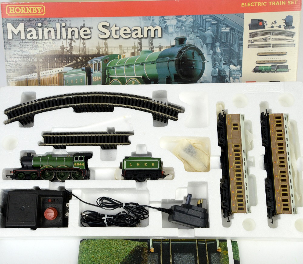 Hornby 00 gauge R1032 'Mainline Steam' electric train set, boxed,