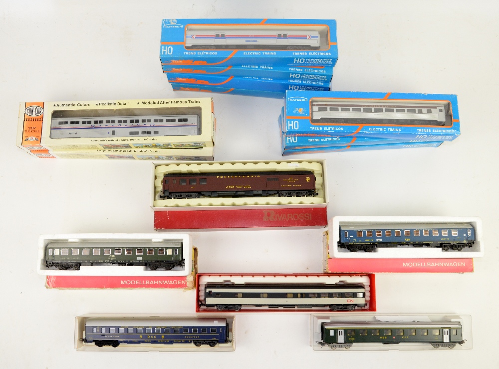 Seven Fratesch H0/00 gauge passenger coaches 2511 x3, 2510, 2520, 2521 and 2524, two Con-Cor