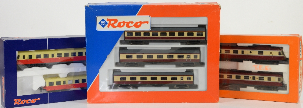 Roco H0/00 gauge 43033 SNCF, 43078 SNCF train packs and 43014 TEE coach pack, (3), boxed,