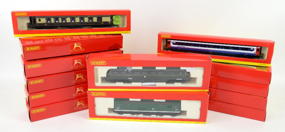 Two Hornby 00 gauge diesel locomotives, comprising R2653 W22W BR Green, R2517 E6003 BR Green, 5x