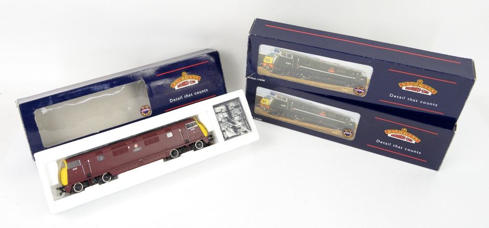 Bachmann H0/00 gauge, three Warship Class 42 diesel locomotives, comprising 32-051 'Onslaught', 32-