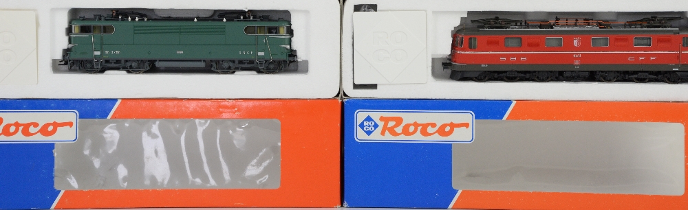 Two Roco H0/00 gauge locomotives, comprising 43698 SBB Ae 6/6 11423, and 43565 SNCF BB 9288, (2),