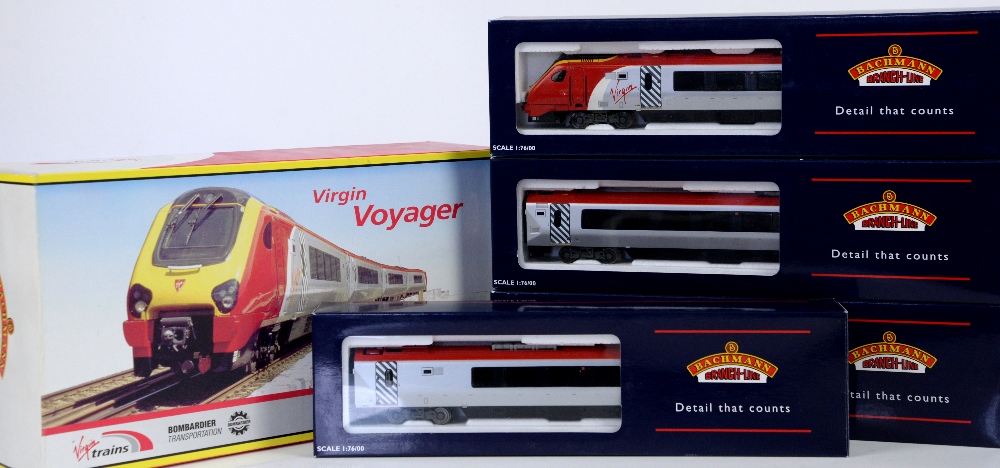 Bachmann H0/00 gauge 32600 Class 220 Virgin Voyager 4 Car DEMU 'Maiden Voyager', boxed,PROVENANCE: