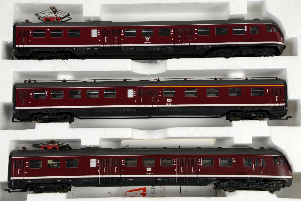 Lima Golden Series H0/00 gauge 149800P, and 149812 Cisalpin Gottardo train set, (2), boxed, - Image 2 of 3