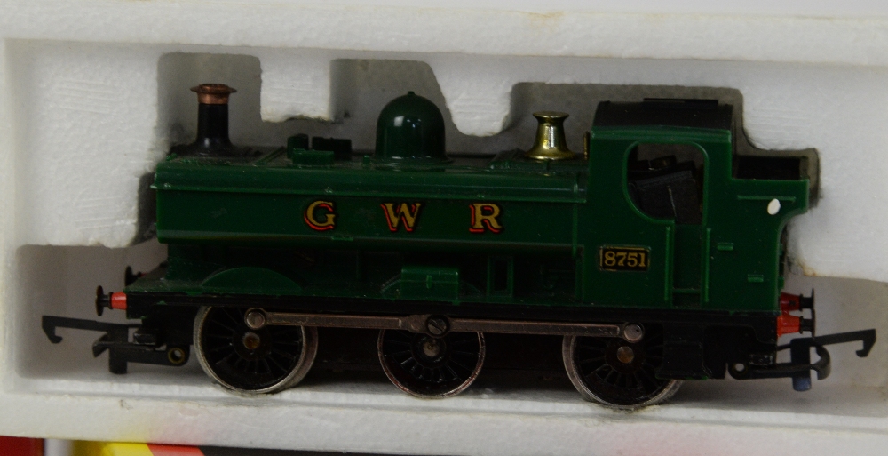 Hornby 00 gauge R2183B Class 2P locomotive and tender, R2345 Co-Co Diesel Electric Class 5B - Image 2 of 4