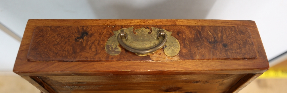 A pair of Chinese wood cabinets; each one approximately 62 x 49 x 51 cm, and of Eight-sided form - Image 4 of 26