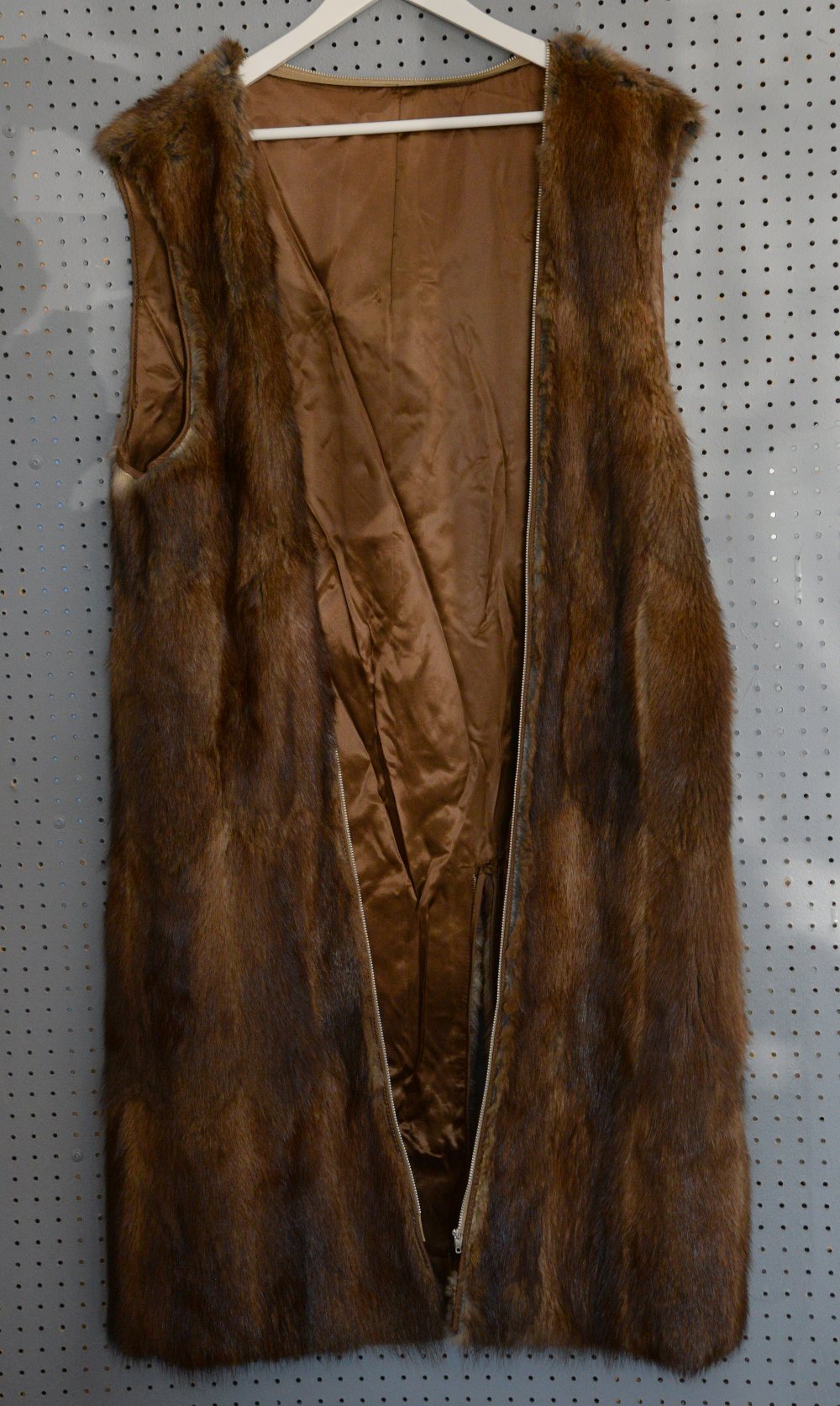 Assorted fur to include 5 fur coats-, 1 fur gilet, a red rabbit fur scarf, and black coat with fur