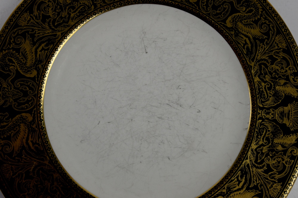 Wedgwood Florentine dinner service with gilded decoration on green banded rim 23cm diam dinner - Image 7 of 7