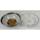 Chinese Famile Verte bowl, the interior decorated with a dog of Fo, the exterior with panels of