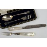 Onslow pattern cased two-piece silver christening set, Sheffield 19818 and a Victorian silver