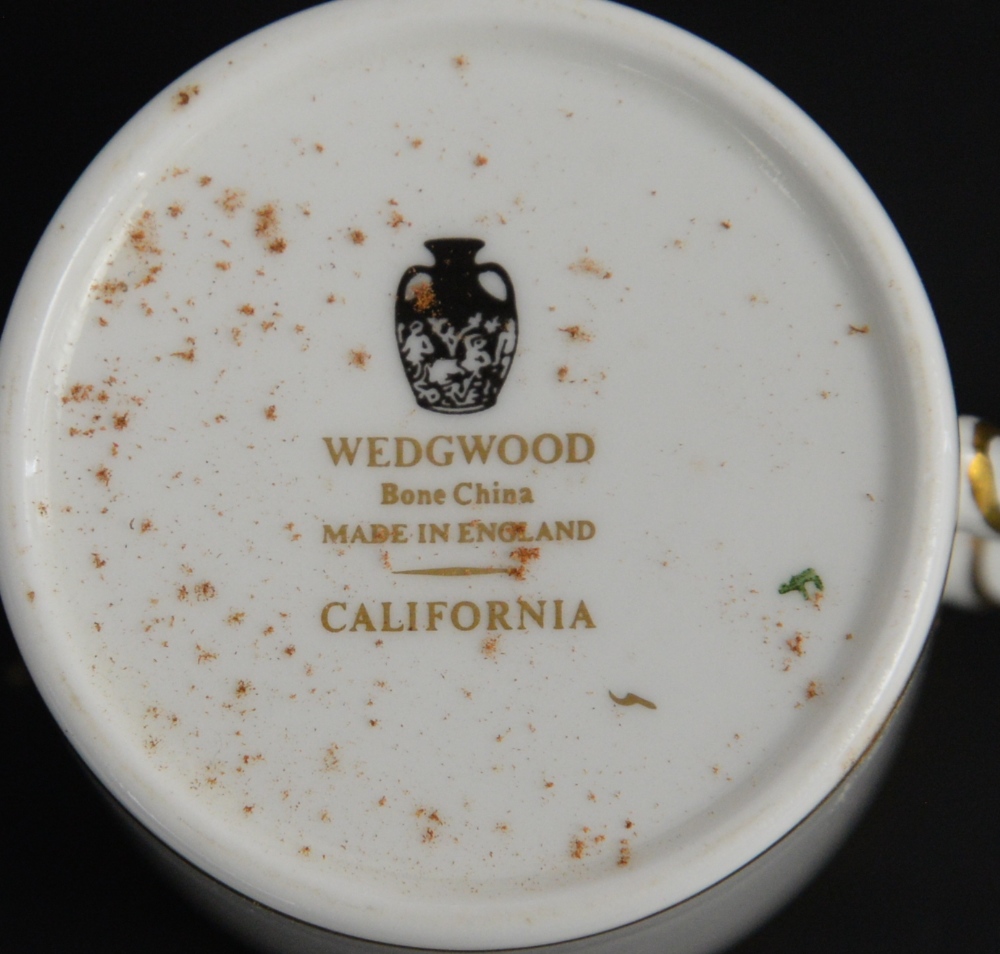 Wedgwood California dinner service in white with gold band, to include coffee pot, cream, sucrier, - Image 3 of 3