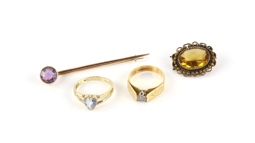 Mixed group of gold jewellery, including a vintage single stone diamond ring, with leaf detail on - Image 2 of 3