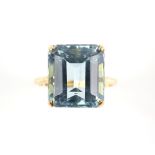 Aquamarine cocktail ring, rectangular step cut aquamarine, estimated total weight 13.88 carats,