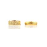 Edwardian wedding band, 4.5mm wide, in 22 ct yellow gold hallmarked Birmingham 1915 and a 6.2mm