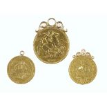 Three gold coin pendants, Victorian 1895 two pound double Sovereign, 1894 South African 1 Pond and