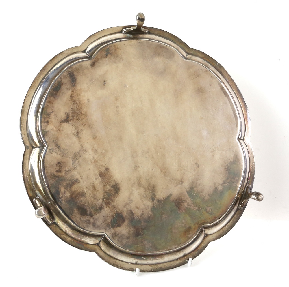 Modern silver salver with six lobes, on three pad feet, by Roberts & Dore Ltd., Sheffield, 1956, - Image 3 of 4