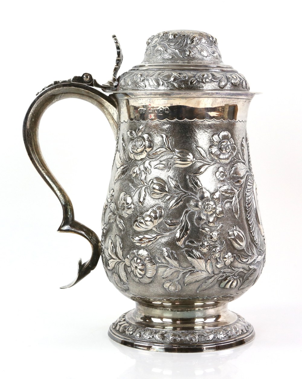 George IV silver tankard, by William Bateman I, London 1820, the body, foot and cover decorated - Image 3 of 8