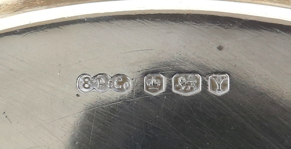 Modern silver salver with pie crust border on three scroll feet, by E P & Co., Sheffield, 1966, 17. - Image 3 of 4