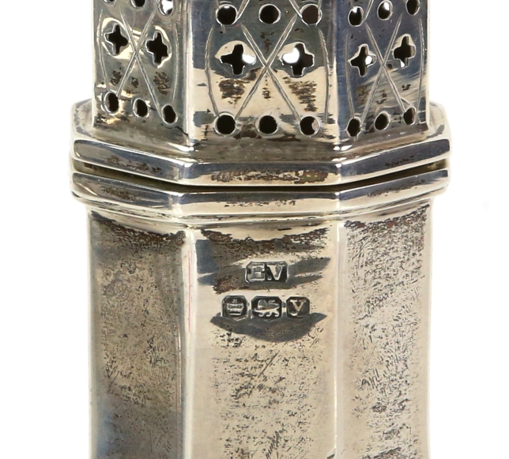 George VI silver sugar sifter of octagonal section, by Viner's Ltd, Sheffield, 1941, silver sauce - Image 5 of 11