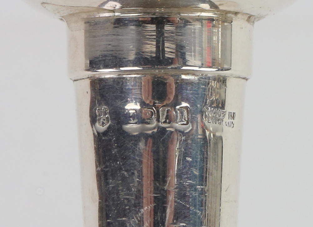 Elizabeth II silver pair of filled twin-branch candelabra, by Walker & Hall, Sheffield 1957/8, 12 cm - Image 4 of 4