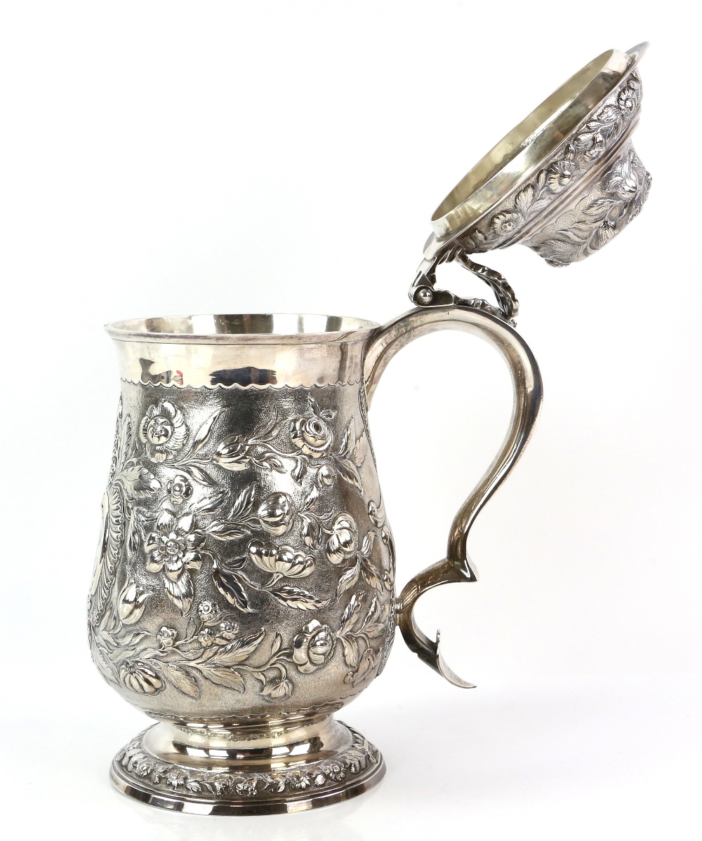 George IV silver tankard, by William Bateman I, London 1820, the body, foot and cover decorated - Image 4 of 8