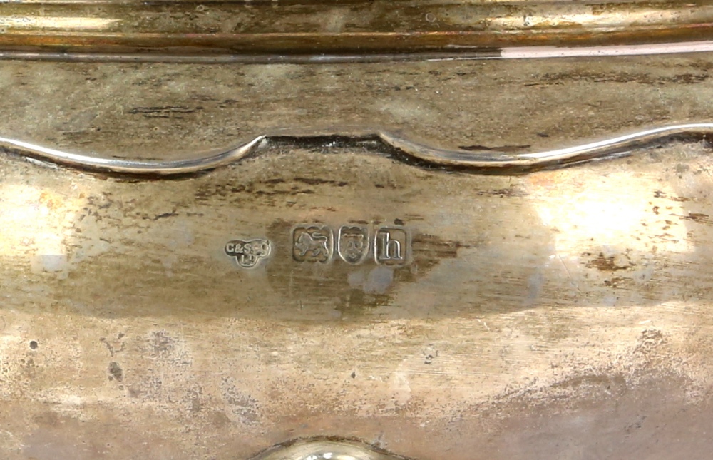 Edward VII silver rose bowl with pierced serpentine border on three scroll feet, by Goldsmiths & - Image 4 of 5